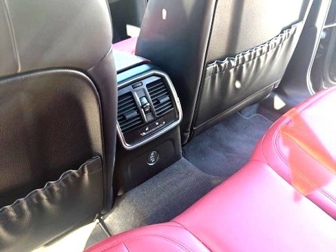 Used 2019 Porsche Macan S image 12