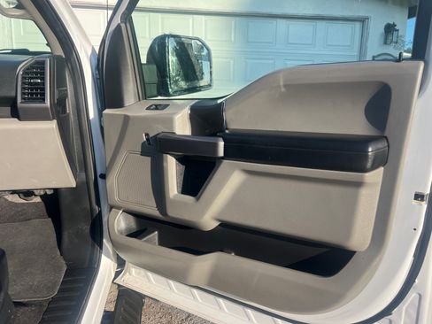 Used 2019 Ford F150 XLT image 8