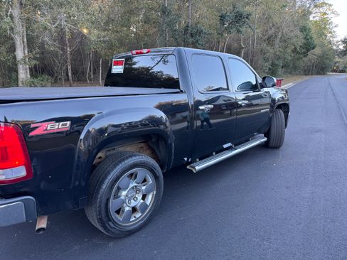 Used 2011 GMC Sierra 1500 SLE w/ Regional Value Package image 21