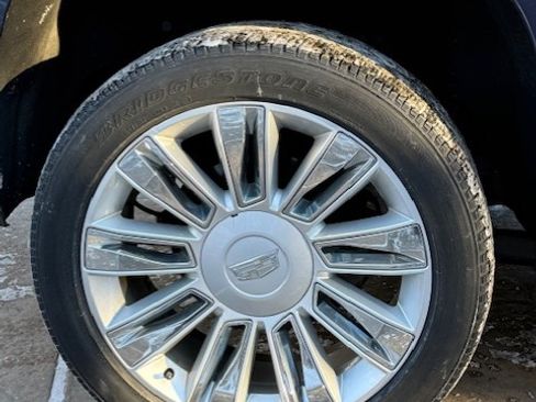 Used 2018 Cadillac Escalade Platinum image 11