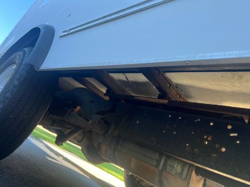 Used 2015 Ford E-350 and Econoline 350 Super Duty image 14