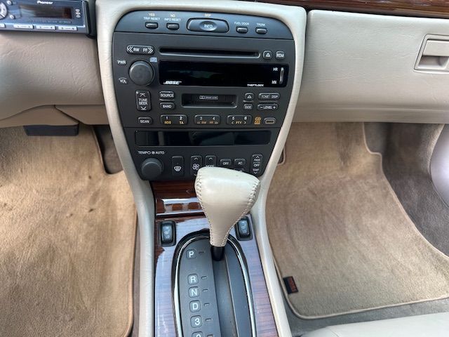 Used 2001 Cadillac Eldorado Touring FWD image 27