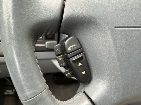 Used 2000 Toyota Sienna XLE FWD image 28