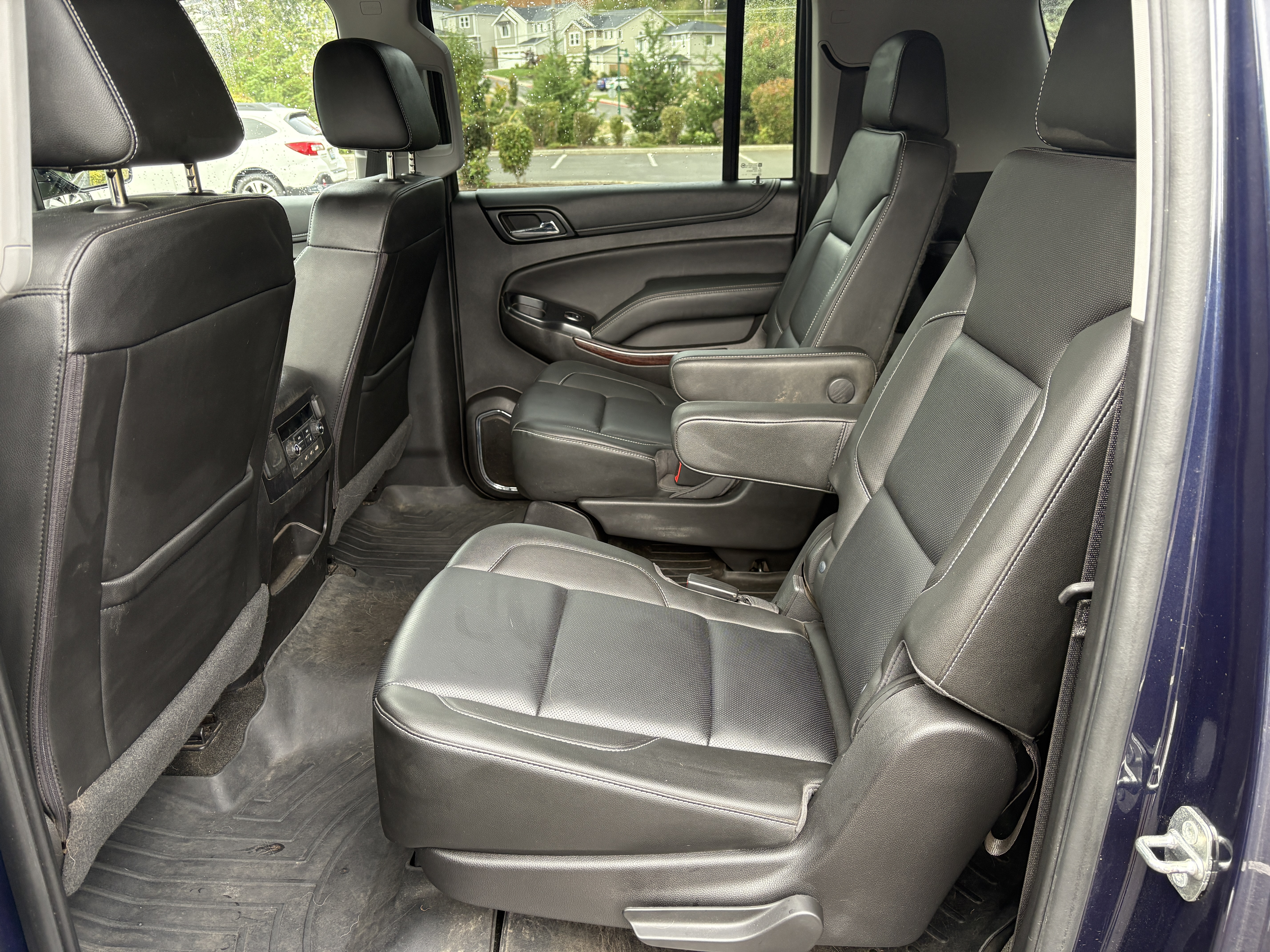Used 2018 GMC Yukon XL SLT w/ Premium Edition AWD/4WD image 11