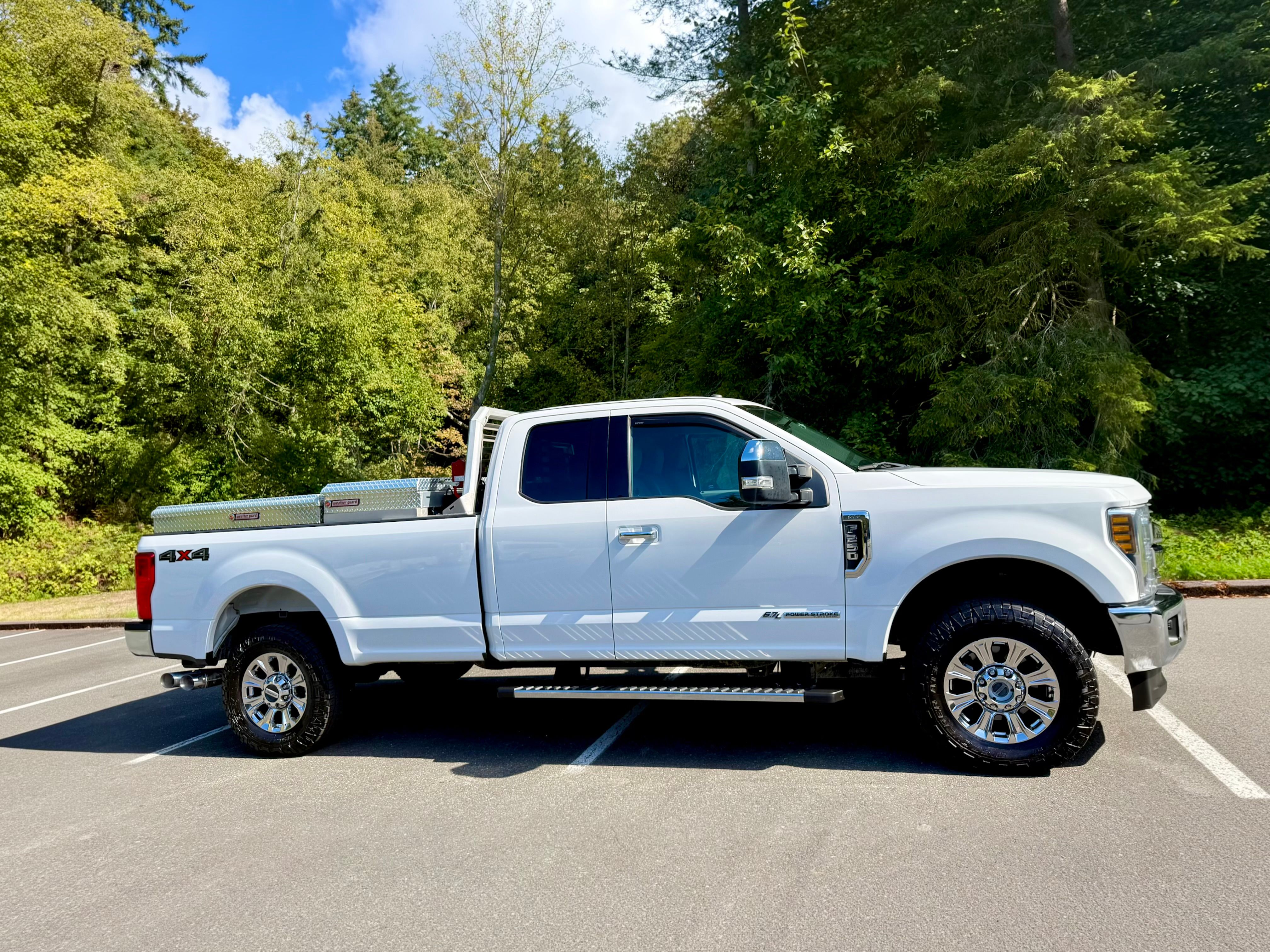 Used 2018 Ford F250 XLT w/ XLT Premium Package AWD/4WD image 2