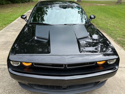 Used 2015 Dodge Challenger R/T Plus RWD image 5