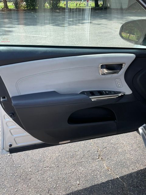 Used 2013 Toyota Avalon XLE Touring FWD image 9