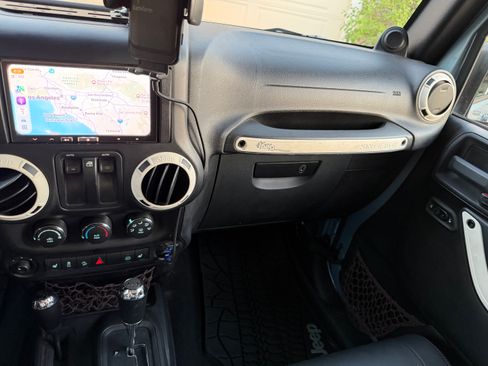 Used 2012 Jeep Wrangler Sahara image 24