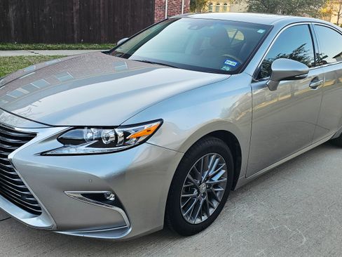 Used 2018 Lexus ES 350 w/ Navigation System Package image 15