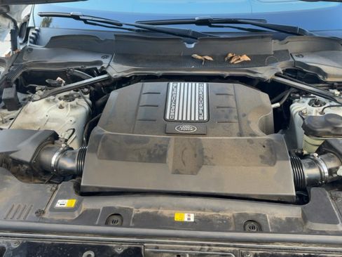 Used 2019 Land Rover Range Rover Supercharged image 2