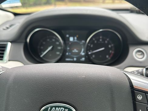 Used 2019 Land Rover Discovery Sport HSE image 10