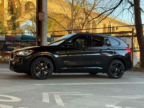 Used 2017 BMW X1 xDrive28i image 2