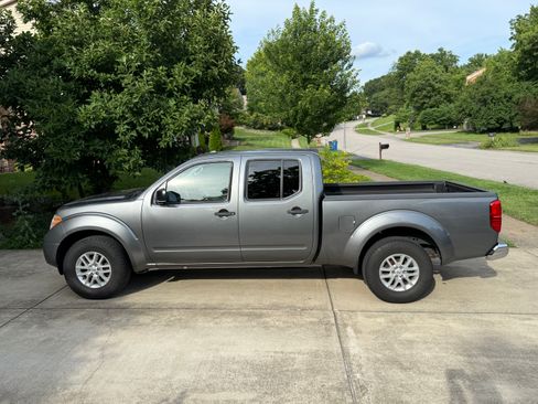 Used 2016 Nissan Frontier SV AWD/4WD image 5
