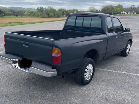 Used 1998 Toyota Tacoma 2WD Xtracab image 2
