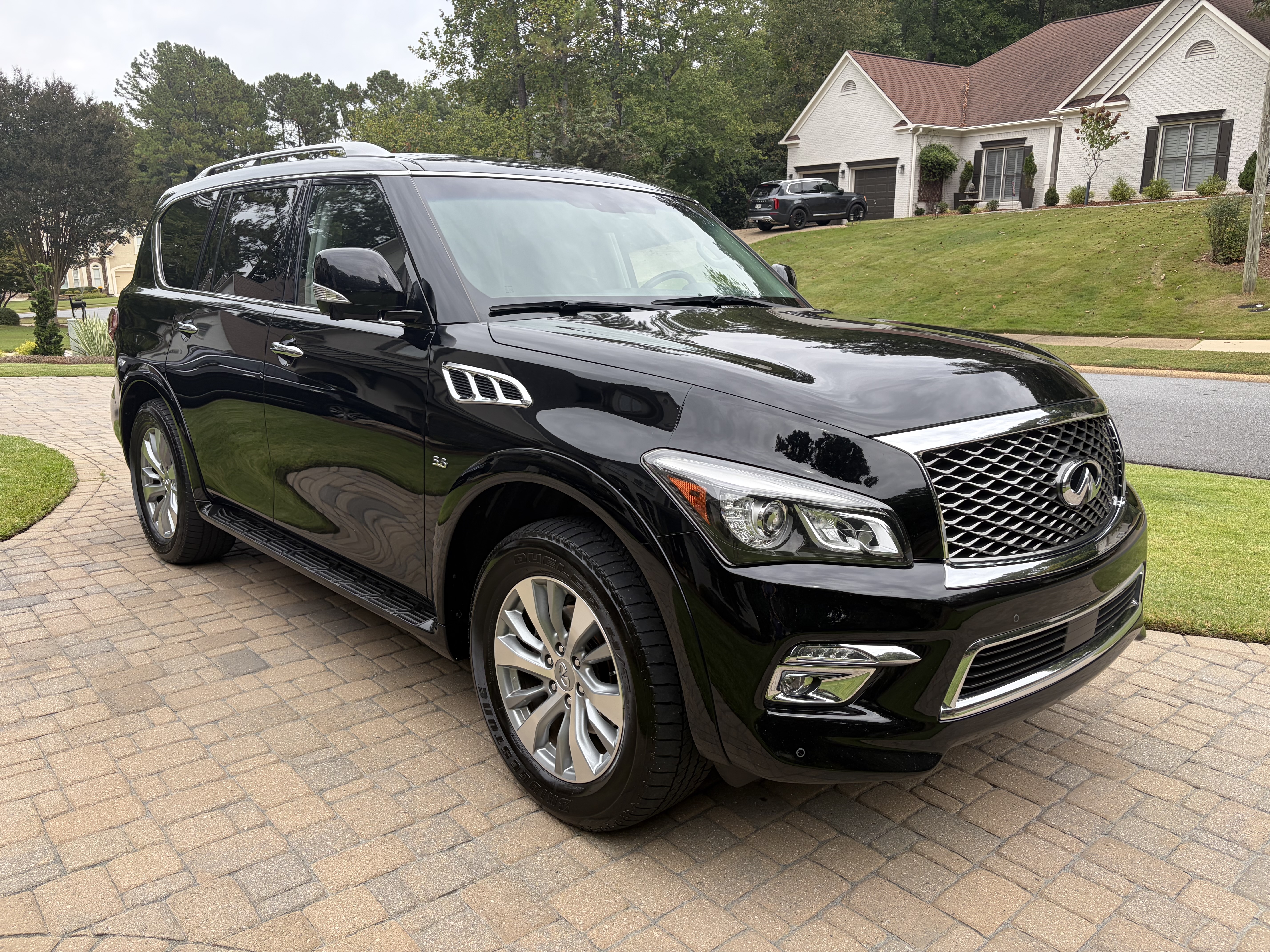 Used 2016 INFINITI QX80 2WD image 2