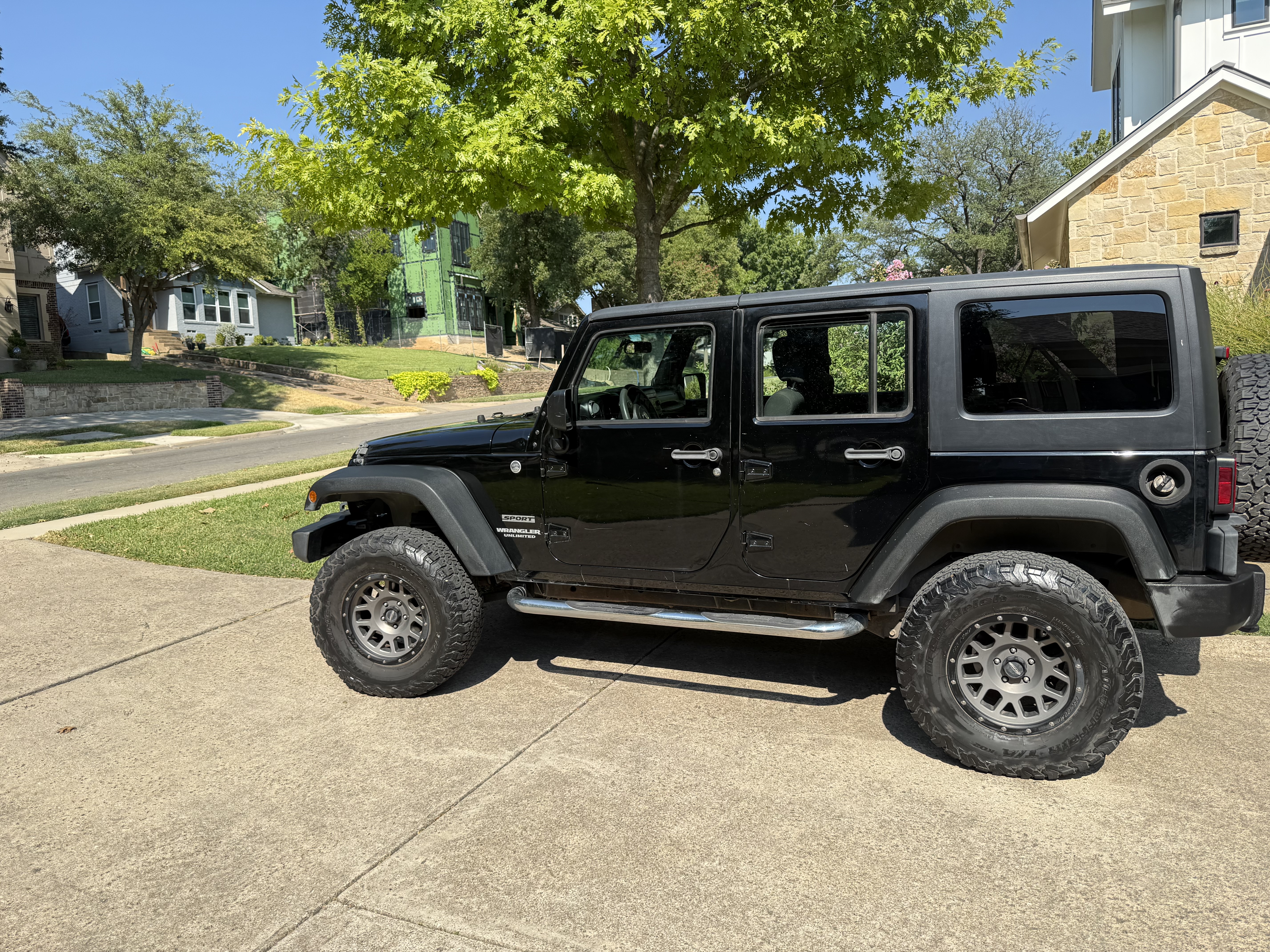 Used 2011 Jeep Wrangler Unlimited Sport w/ Trailer Tow Group AWD/4WD image 6