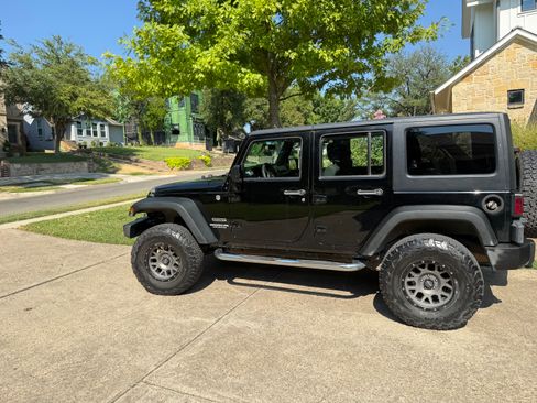 Used 2011 Jeep Wrangler Unlimited Sport w/ Trailer Tow Group AWD/4WD image 6