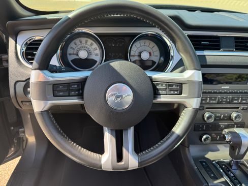 Used 2010 Ford Mustang GT Premium RWD image 18
