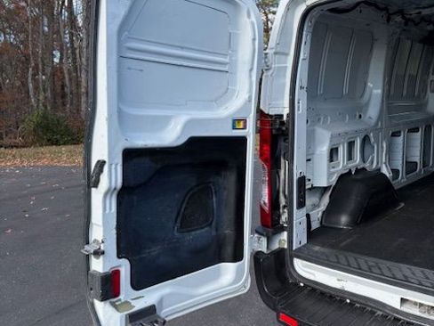 Used 2019 Ford Transit 250 130 Low Roof image 10