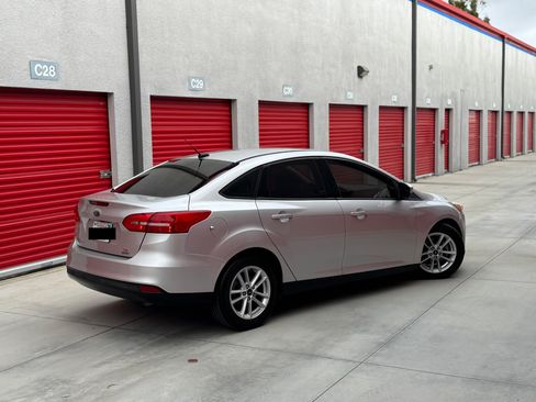 Used 2018 Ford Focus SE FWD image 6