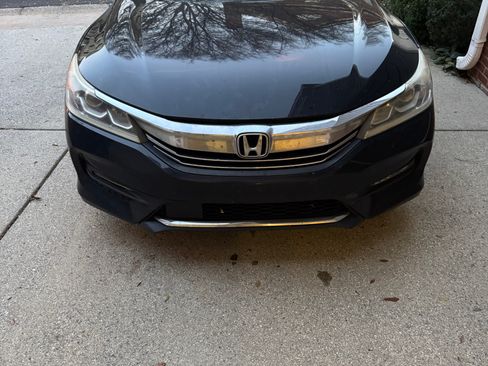 Used 2016 Honda Accord EX image 11