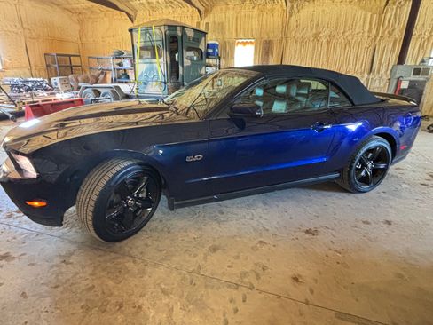 Used 2012 Ford Mustang GT Premium w/ Electronics Pkg RWD image 1