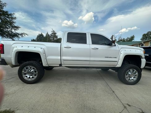 Used 2018 GMC Sierra 2500 Denali AWD/4WD image 25