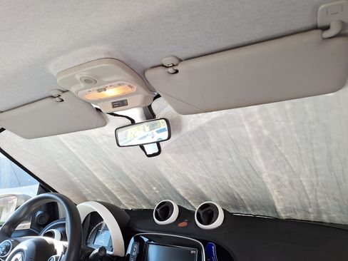 Used 2016 smart fortwo passion image 16