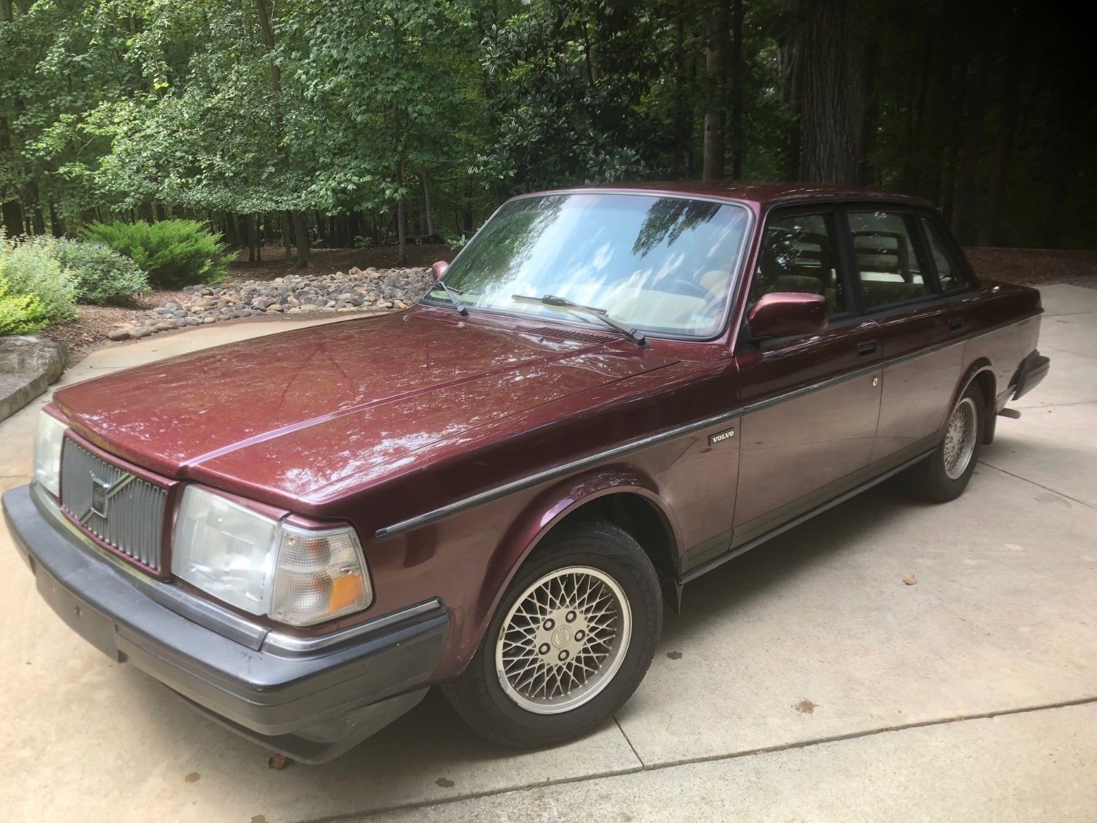 Used 1993 Volvo 240 Sedan RWD image 1