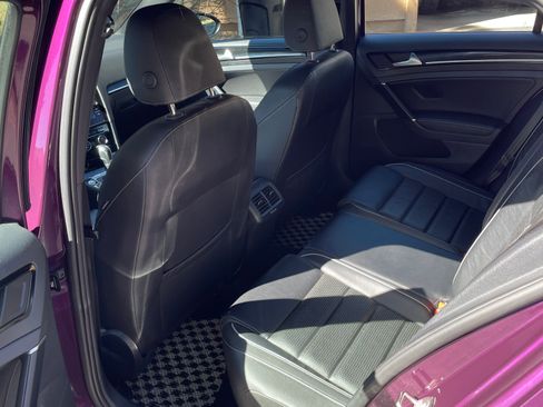 Used 2018 Volkswagen Golf 4-Door image 15