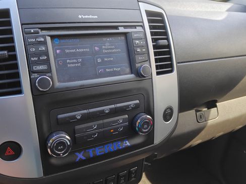 Used 2015 Nissan Xterra PRO-4X w/ Pro-4x Leather Package image 17