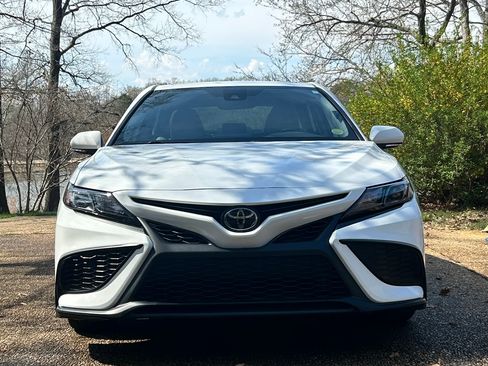 Used 2022 Toyota Camry SE w/ Audio Upgrade Package image 1