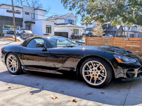 Used 2003 Dodge Viper SRT-10 image 10