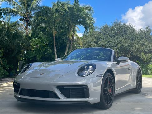 Used 2023 Porsche 911 Cabriolet image 4