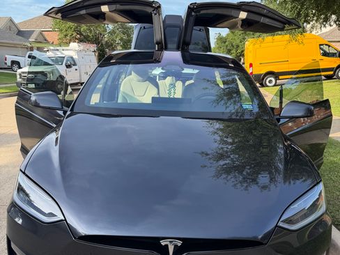 Used 2024 Tesla Model X AWD/4WD image 11