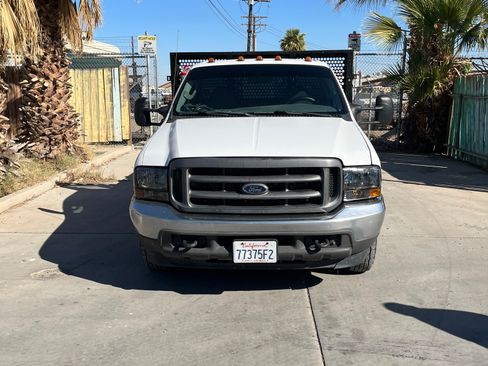 Used 2004 Ford F350 2WD Regular Cab DRW Super Duty image 2