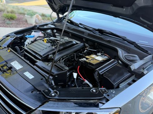 Used 2017 Volkswagen Jetta S image 11