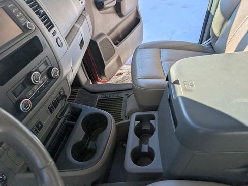 Used 2020 Nissan NV 3500 SL image 10