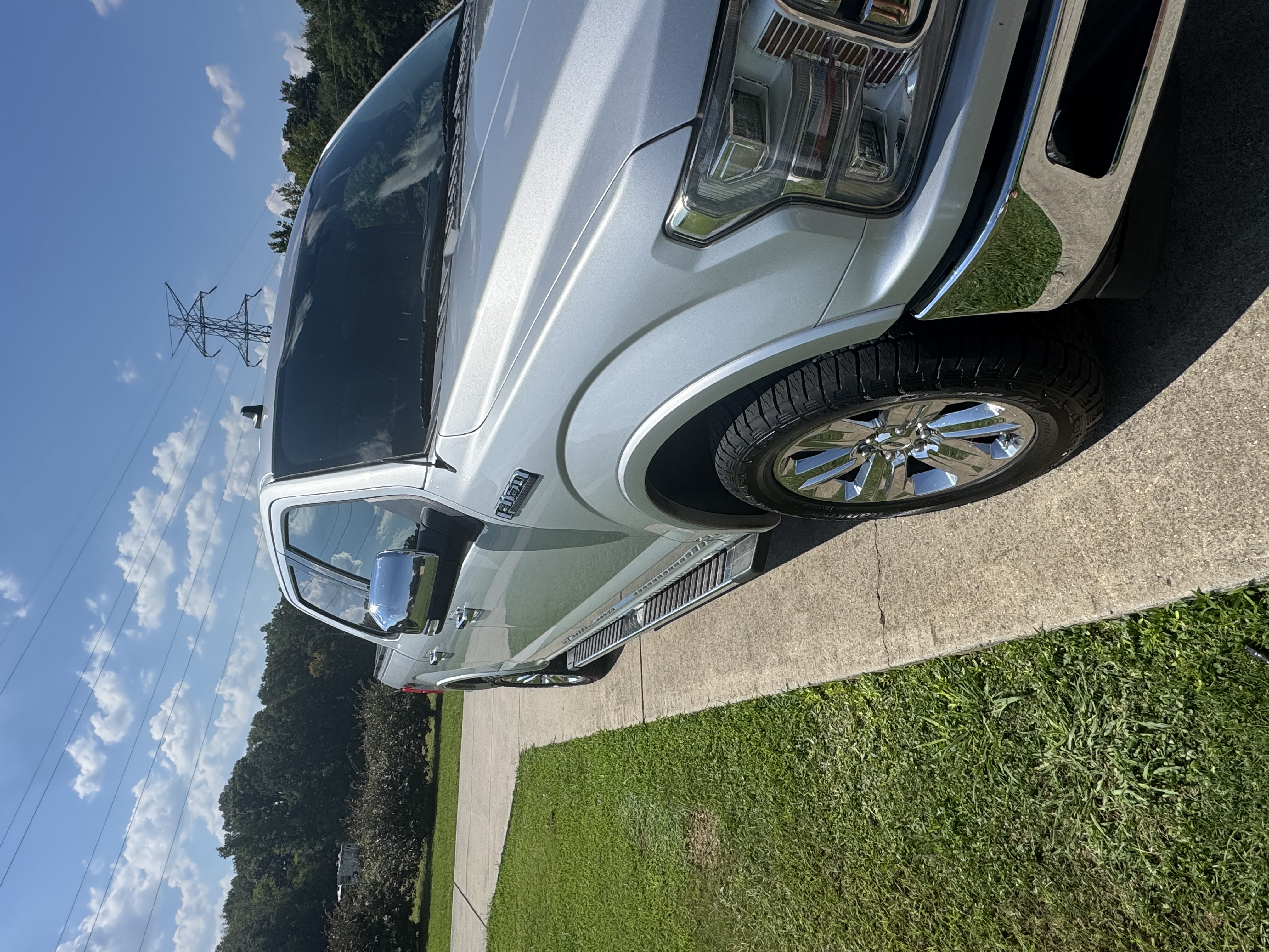Used 2019 Ford F150 Lariat w/ Equipment Group 502A Luxury AWD/4WD image 6