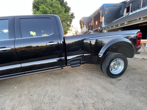 Used 2025 Ford F450 Platinum w/ Platinum Plus Package image 27