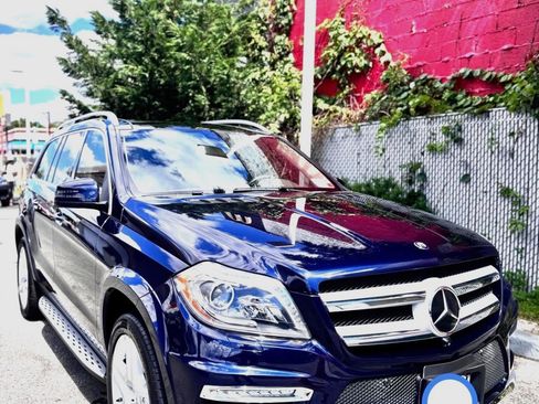 Used 2014 Mercedes-Benz GL 550 4MATIC image 1