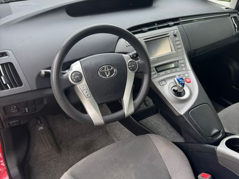 Used 2014 Toyota Prius Three image 19