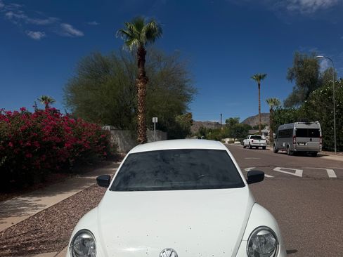 Used 2017 Volkswagen Beetle 1.8T S FWD image 11
