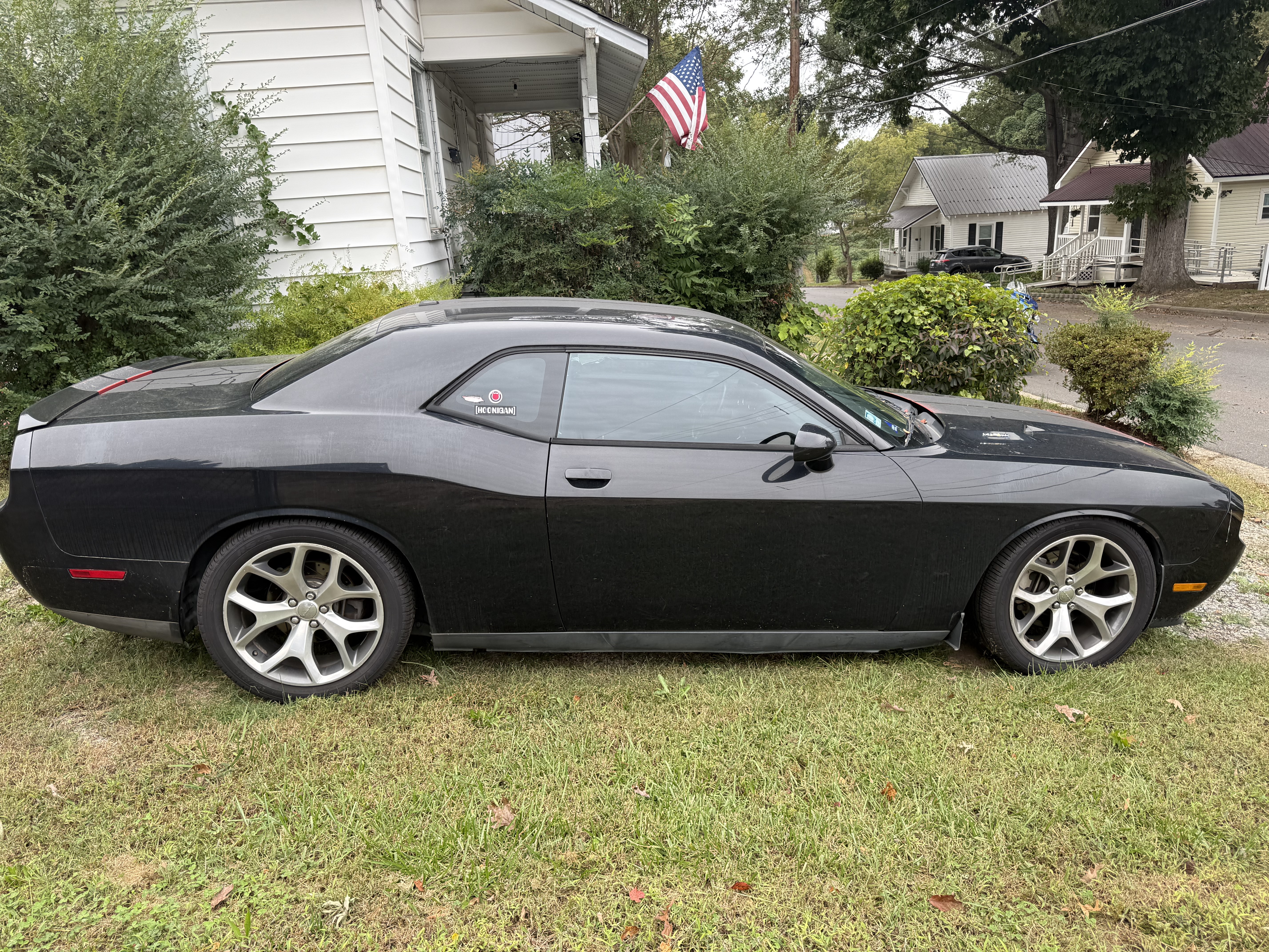 Used 2013 Dodge Challenger R/T RWD image 1