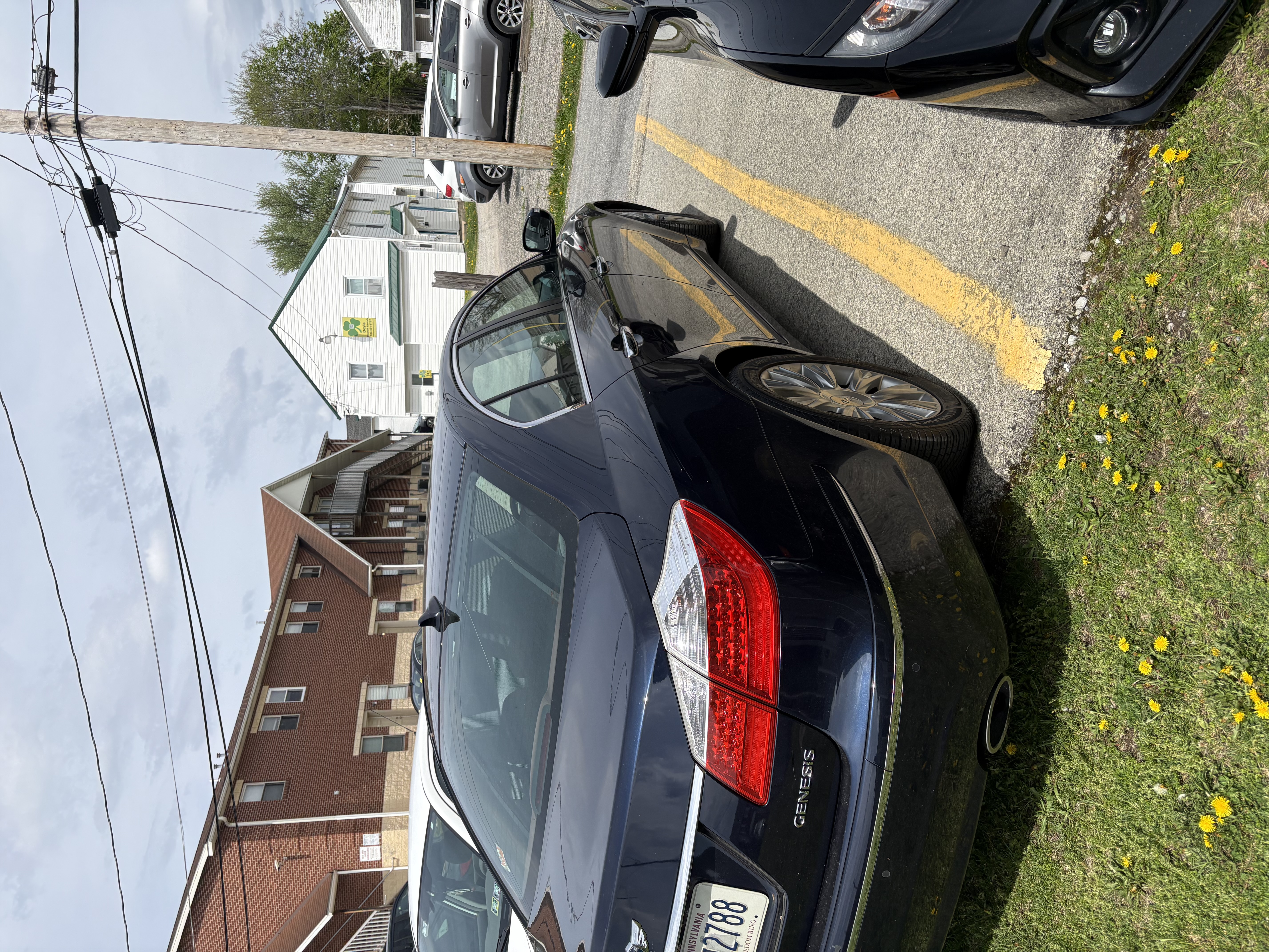 Used 2009 Hyundai Genesis 3.8 w/ Technology Pkg 4 RWD image 6