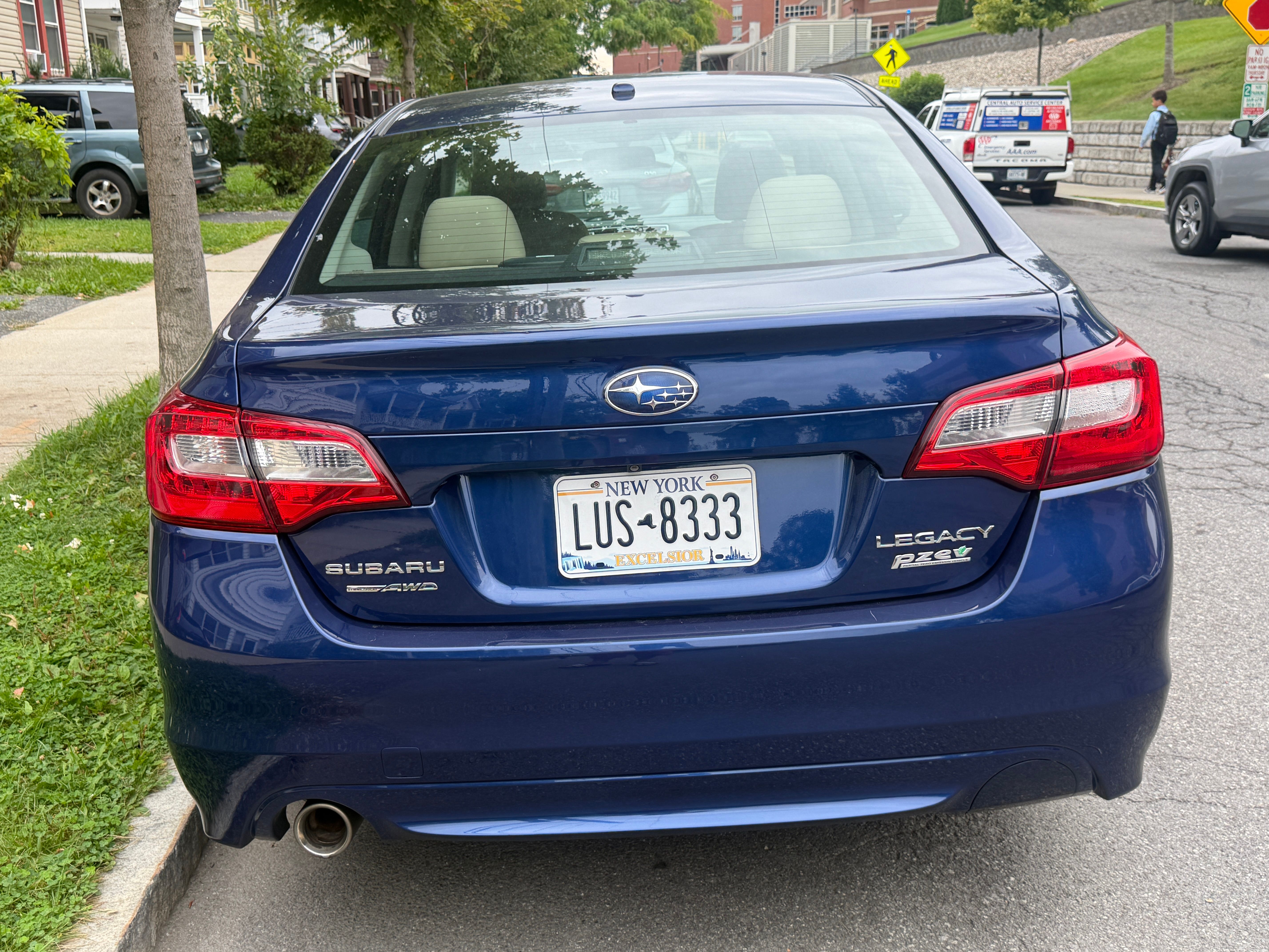Used 2015 Subaru Legacy 2.5i Limited AWD/4WD image 12