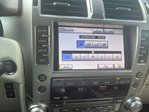 Used 2012 Lexus GX 460 Premium AWD/4WD image 4
