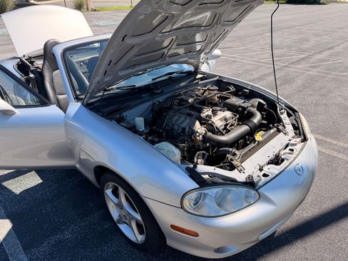 Used 2003 MAZDA MX-5 Miata LS RWD image 16