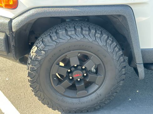 Used 2008 Toyota FJ Cruiser 4WD image 9