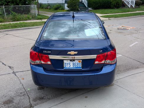 Used 2013 Chevrolet Cruze LT FWD image 4